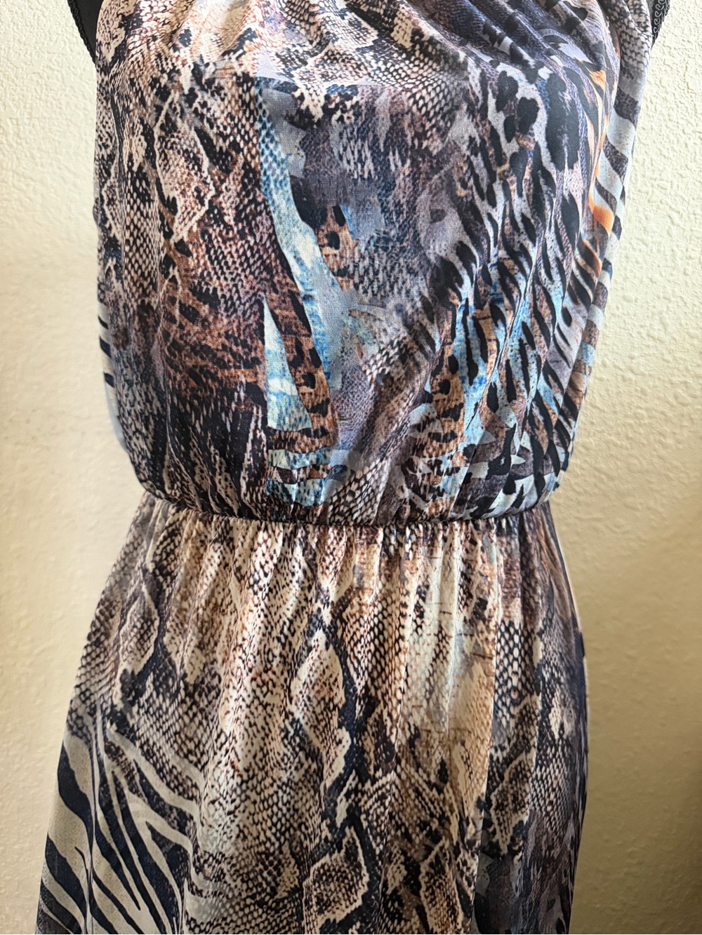 Sleeveless Animal Print Maxi Dress in Neutral Tones - Picture 3 of 7